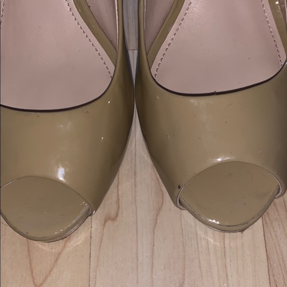 Shoes - Picture 4 of 8